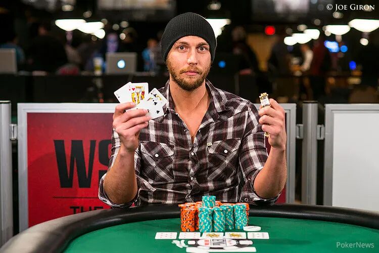 WSOP线上赛事重新点燃了金手链声望的争论(图2)