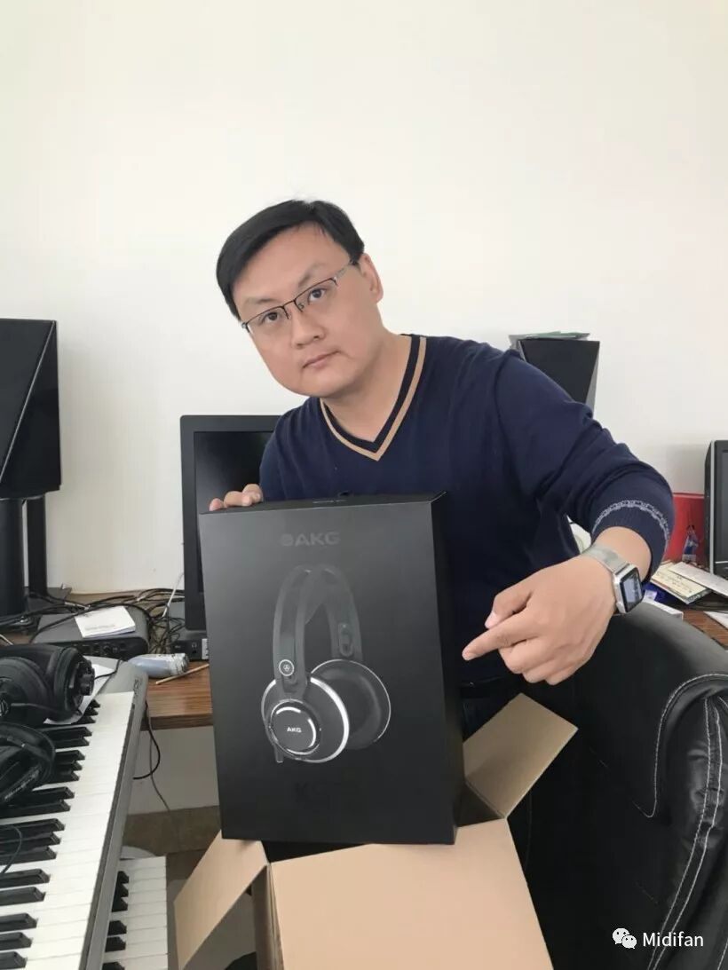 akg耳机用什么歌曲煲耳机_akg y50什么档次_akg耳机属于什么档次