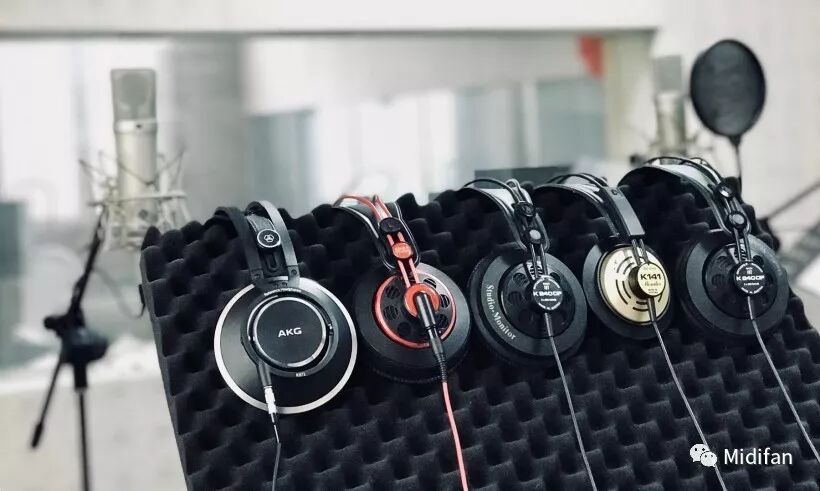 akg耳机属于什么档次_akg耳机用什么歌曲煲耳机_akg y50什么档次