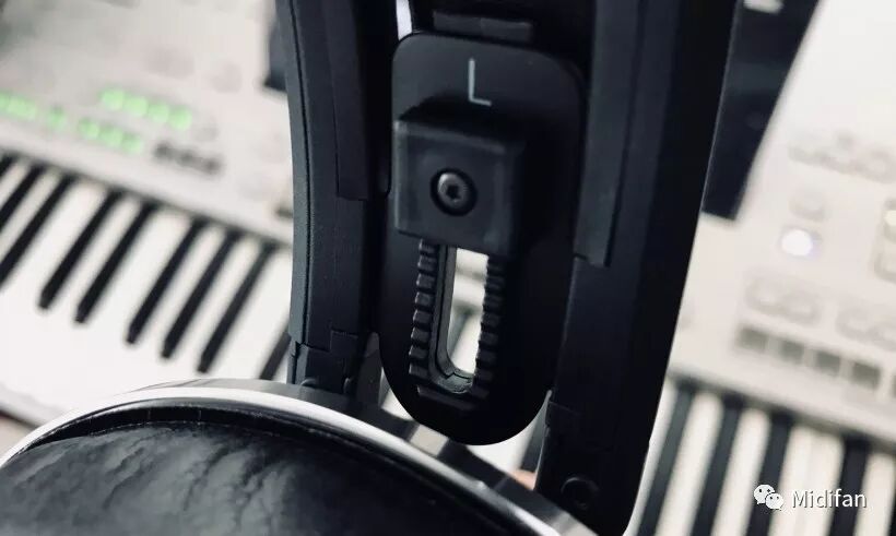 akg耳机用什么歌曲煲耳机_akg y50什么档次_akg耳机属于什么档次