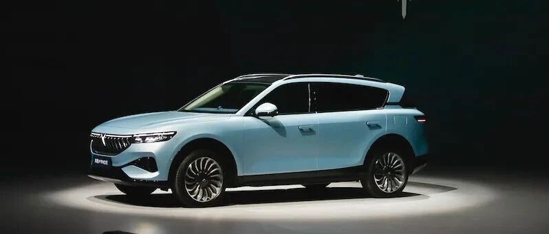 岚图Free撞脸理想ONE：新造车运动的前浪与后浪