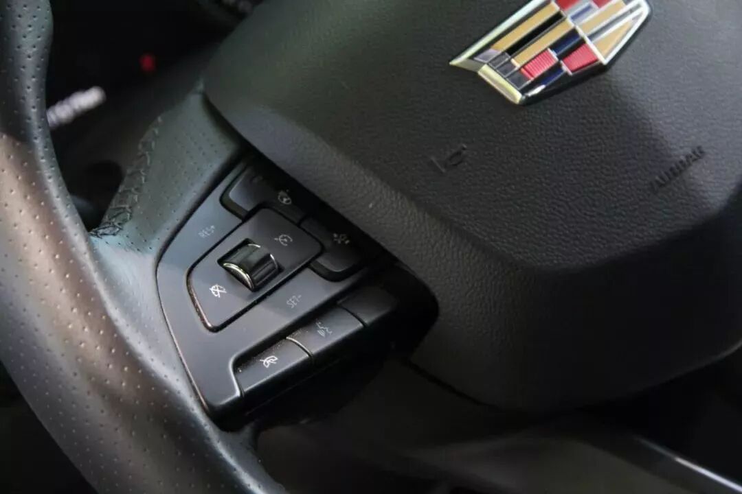 如何利用宝马的智能系统提升驾驶效率？_宝马的驾驶感体现在哪里_宝马的驾驶乐趣