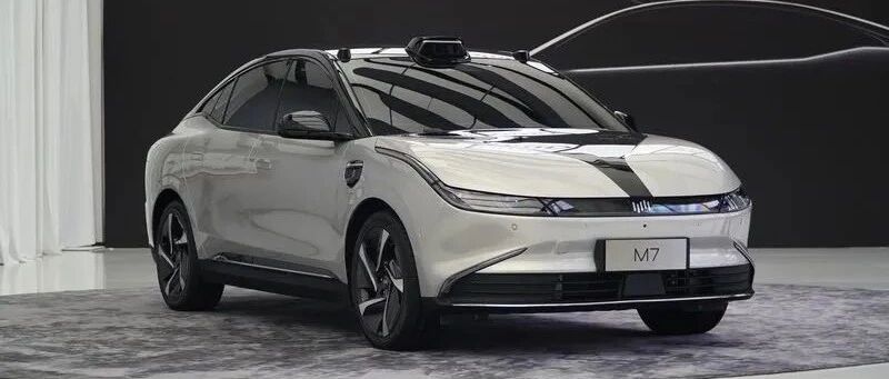 三颗激光雷达上车，威马首款轿车M7亮相：硬件配置触碰智能汽车天花板
