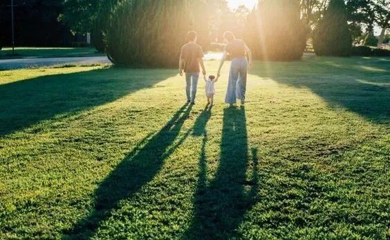 排斥父母，让你无法拥有完整的力量