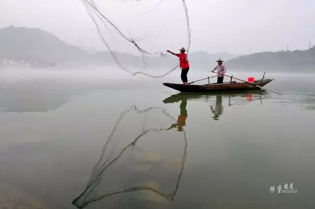 起霧在人間恍若在天上一條從詩詞裡流淌出來的江河