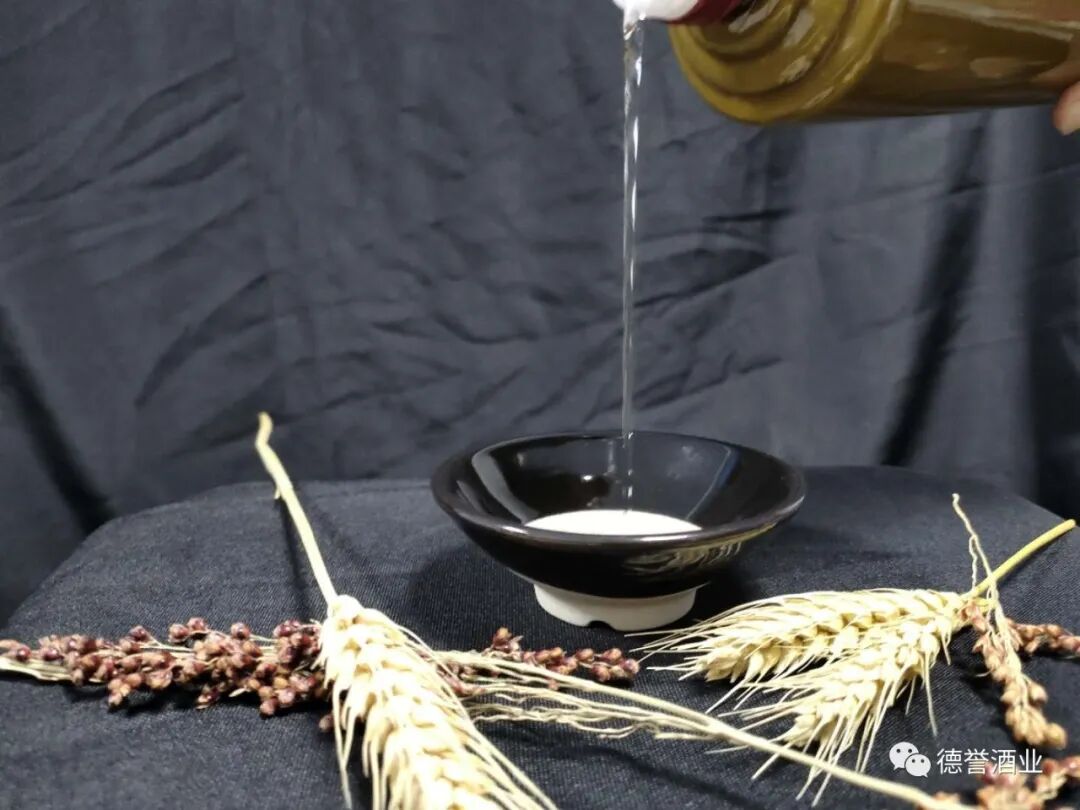 白酒掐头去尾后，摘掉的酒头、酒尾都是劣质酒？实际上大有用处