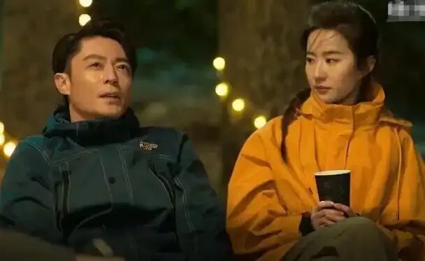 《玫瑰的故事》若不是傅家明吃“伟哥”被发现，玫瑰怎知三个月的灵魂交融，远比十年平淡婚姻更让人痴迷上头