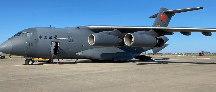 降落了！编号01，最高礼遇，英魂回家！