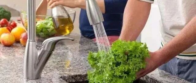 这些菜千万别用水洗，越洗越脏，99%的人都做错了！
