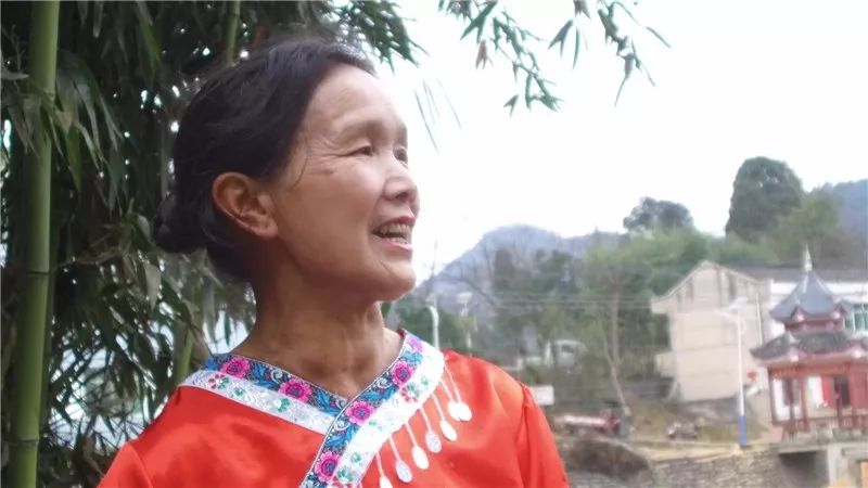 扶贫路上的“巾帼风范”