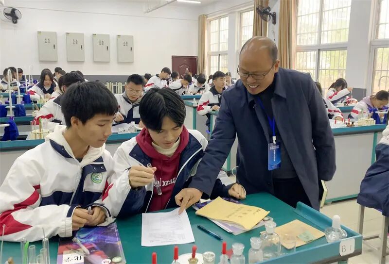 玉屏民族中学迎接省级二类示范性普通高中复查评估