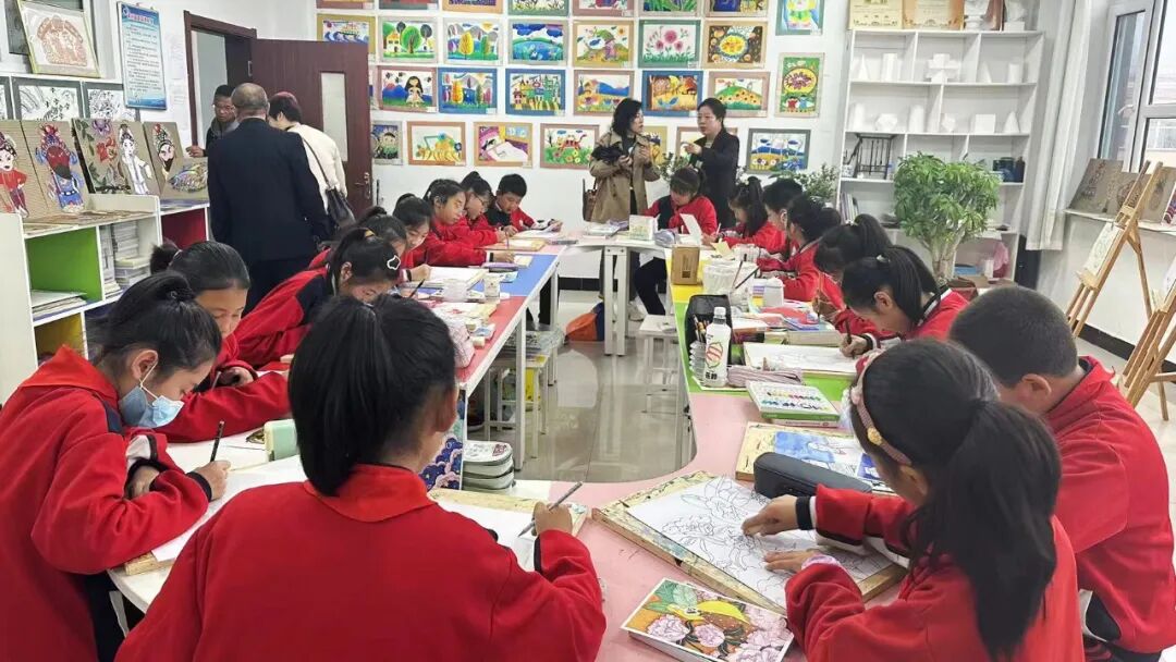 振安区召开劳动教育现场推进交流会议