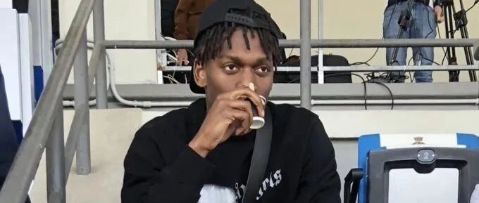 斯基拉丨莱奥亲口向球迷表示自己会续约