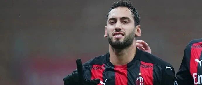 米体丨米兰与恰10团队会面，开出400万欧年薪+奖金的待遇