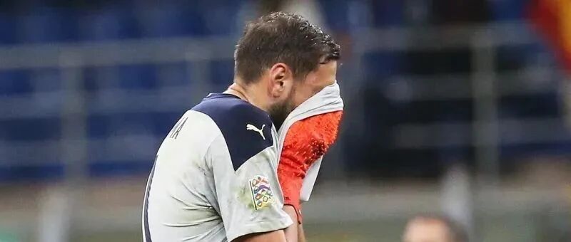 争论丨拉胖厚颜无耻埋怨米兰，跟队记者回击