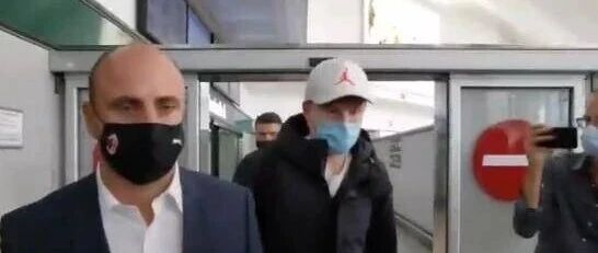 抵达米兰丨豪格：已准备好为米兰效力