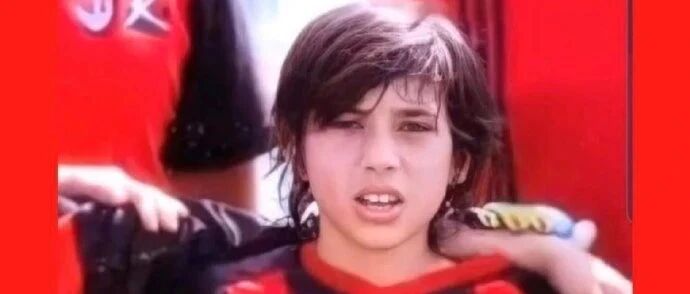 抵达米兰丨托纳利晒童年穿米兰球衣照：美梦成真