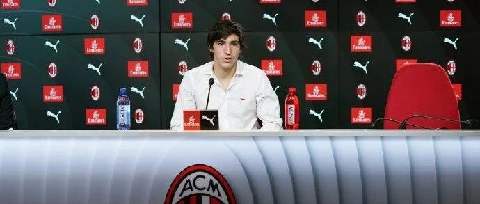 托纳利发布会全纪录丨米兰的兴趣让我拒绝了其他所有球队