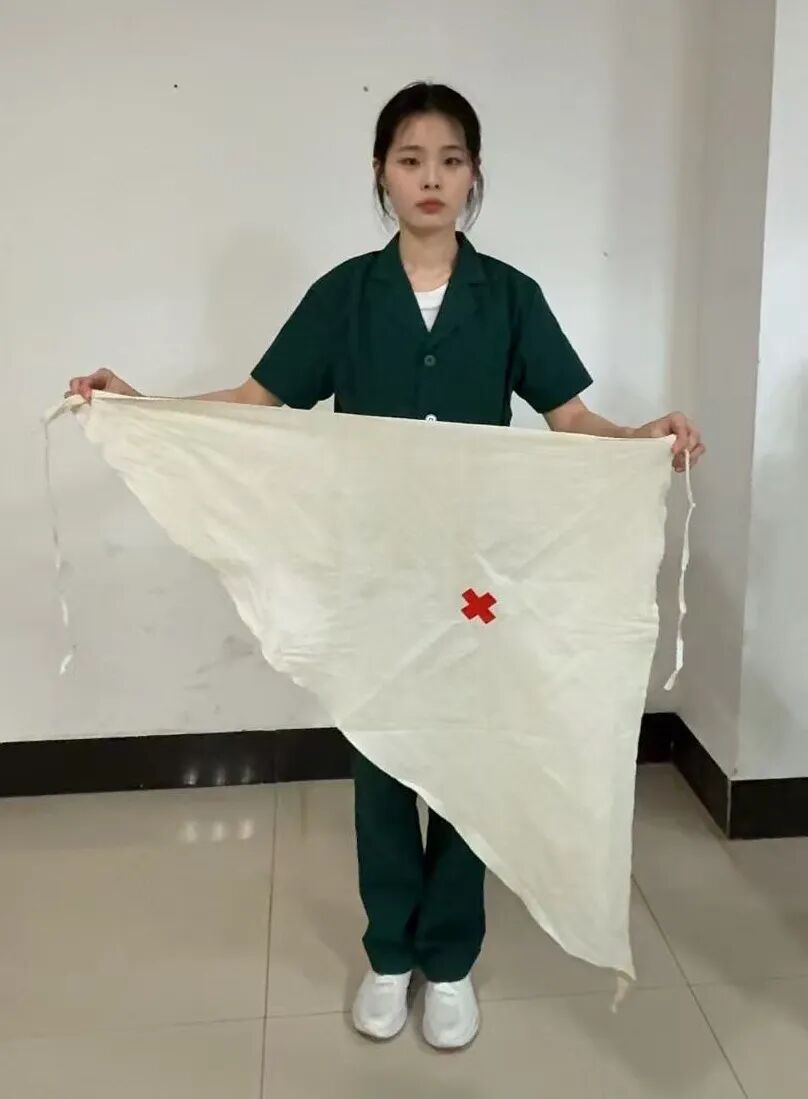 敷料包怎么打创伤包扎｜单双肩包扎_https://www.jmylbn.com_新闻资讯_第10张