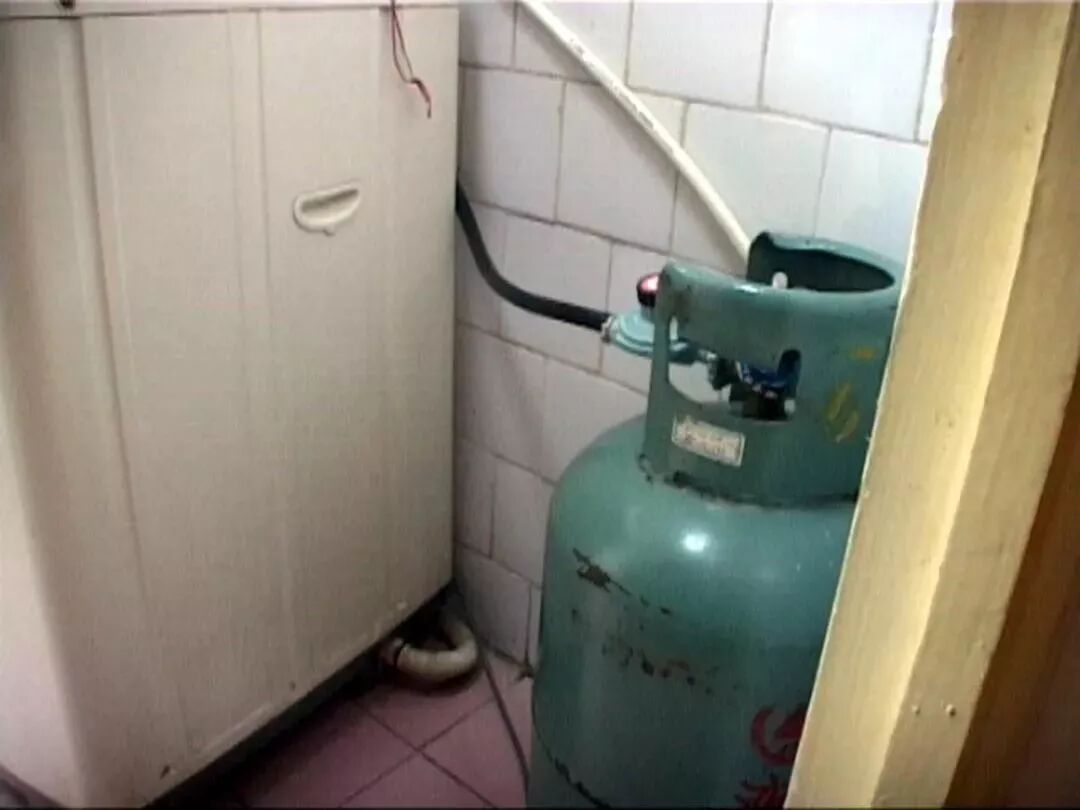 飞来横祸!济阳一女子洗澡时致特重度烧伤住进ICU 