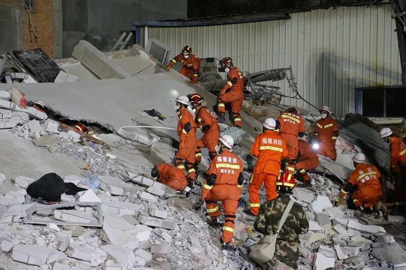 ▲夜间连续作业搜救