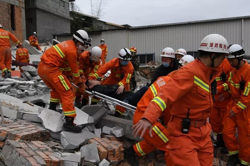 ▲又一名被困者被救出