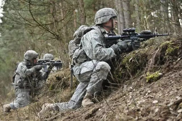 【軍武優選】美軍鼓鼓囊囊的背包裡面裝的都是什麼?