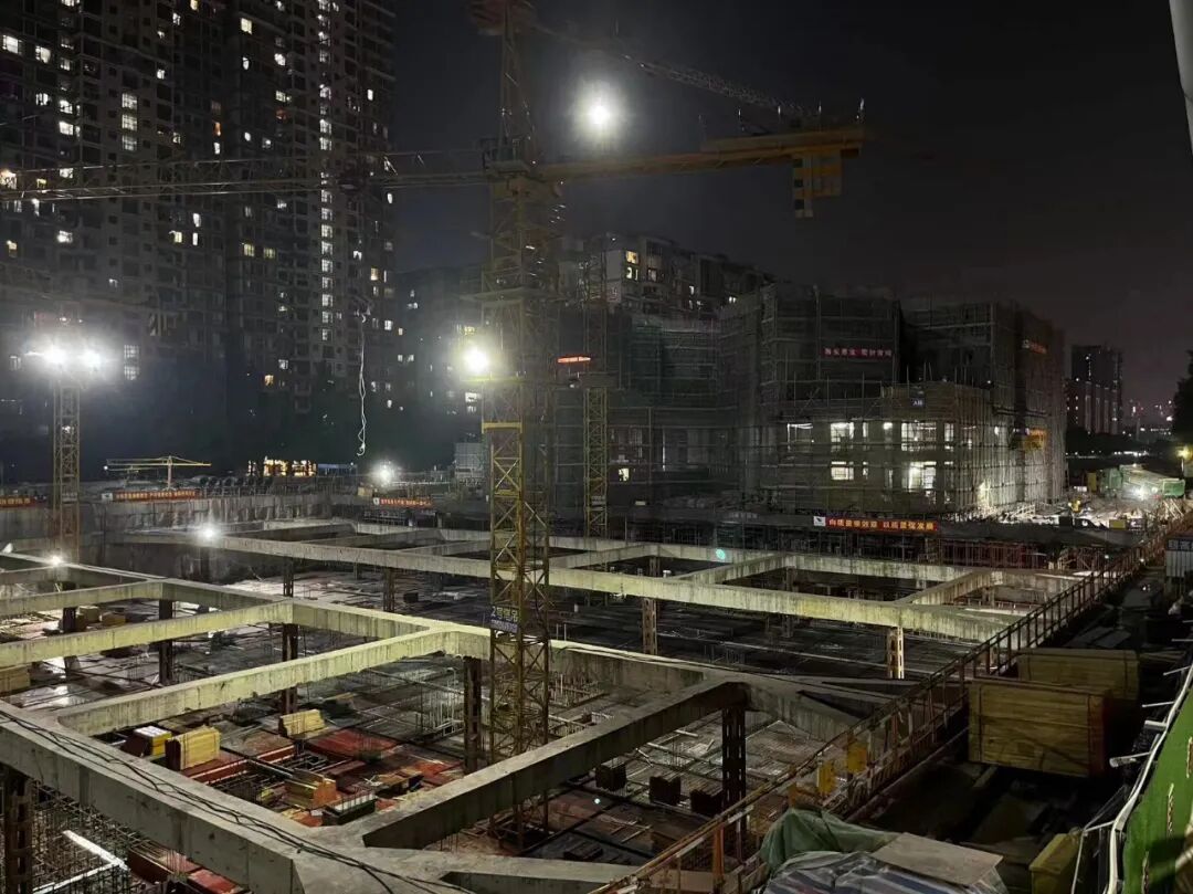 11月*豪宅却扎堆赶来，有意思！