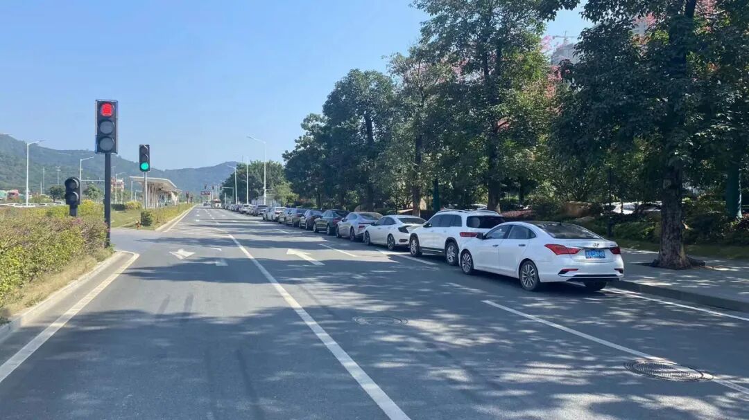 星河湾萝峰开盘4.5-6万，天河和樾府紧急加推，打响豪宅大战！