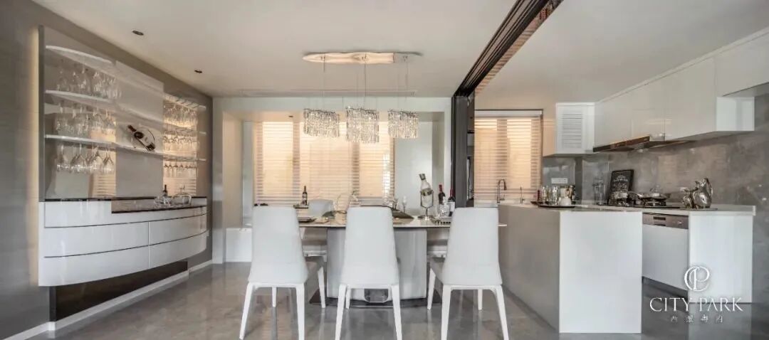 海珠中国铁建西派粤府多少钱一平？什么时候交楼？