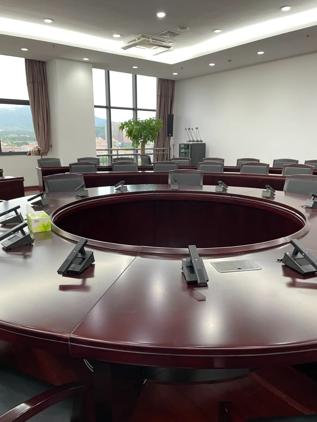 JSL爵士龙为福建省司法厅配备专业会议系统设备 