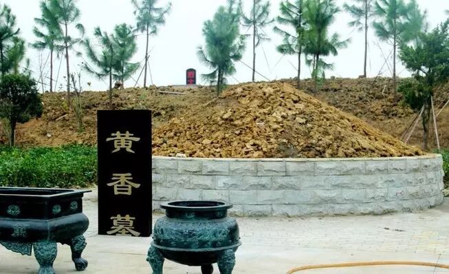 云梦县委,县政府高度重视中华黄香园项目建设,在资金