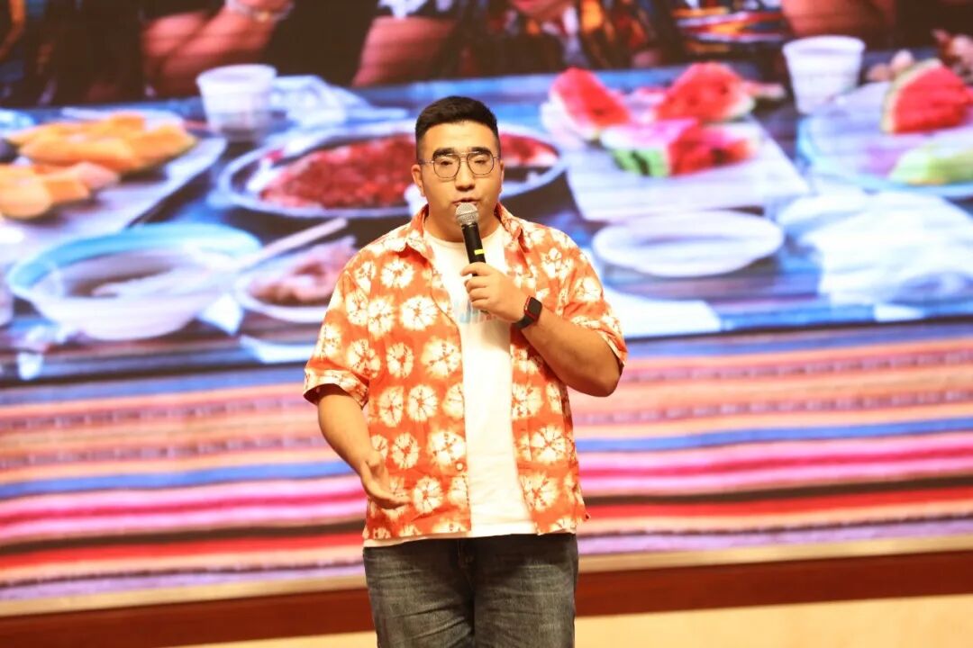 麦吾兰江 61 图尔苏在启动仪式现场发言从喀什来的"浓眉哥"麦吾兰江