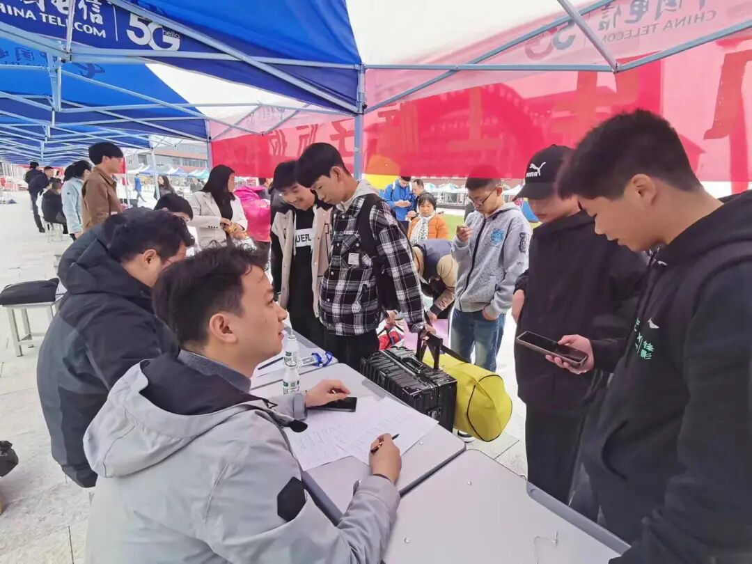 正式入驻雷山匠谷信阳技师学院新校区迎来首批学生