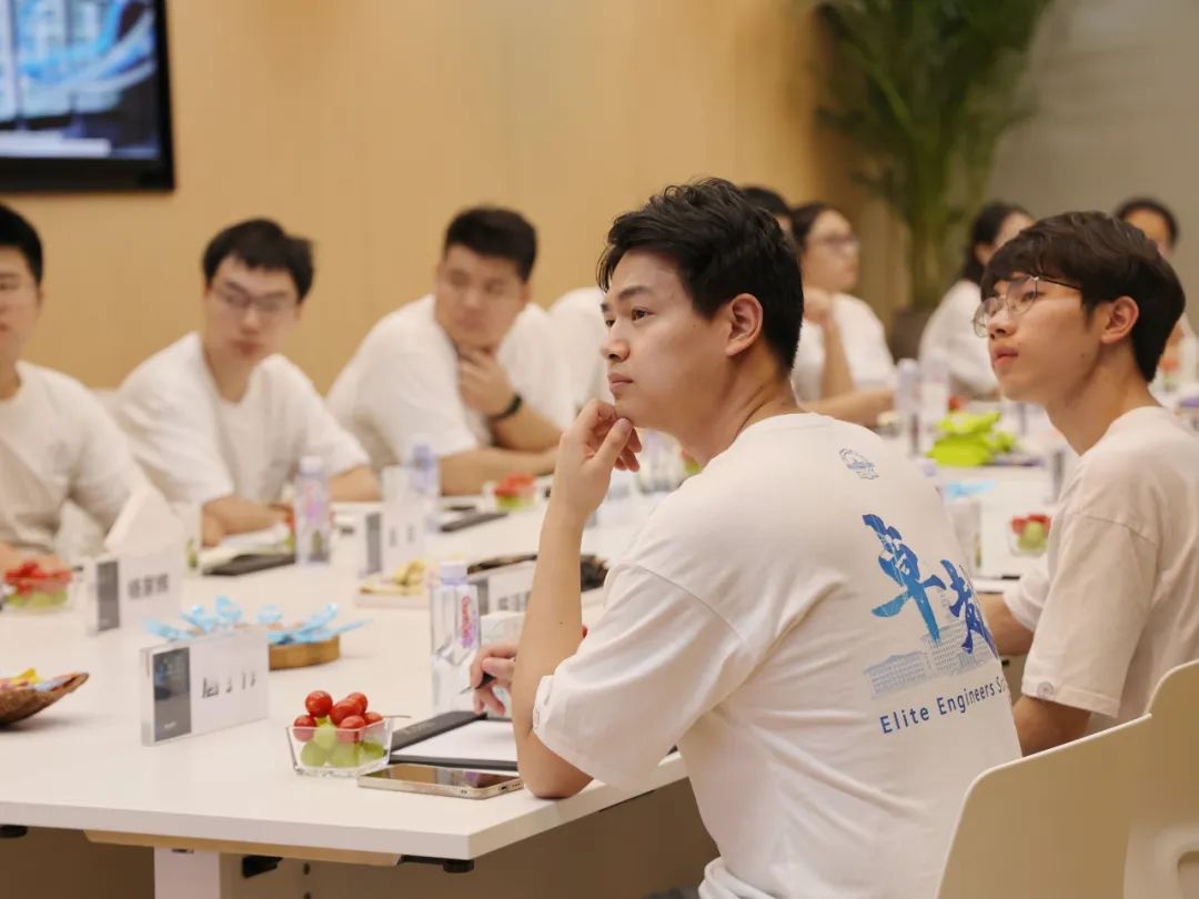 教育部部長懷進鵬調(diào)研晶泰科技