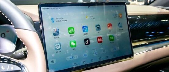 我花几十万买辆车，为什么车机比几百块的平板还卡？