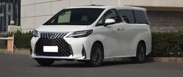 车长5米多，配四缸2.5L引擎，提车或要加价80万！