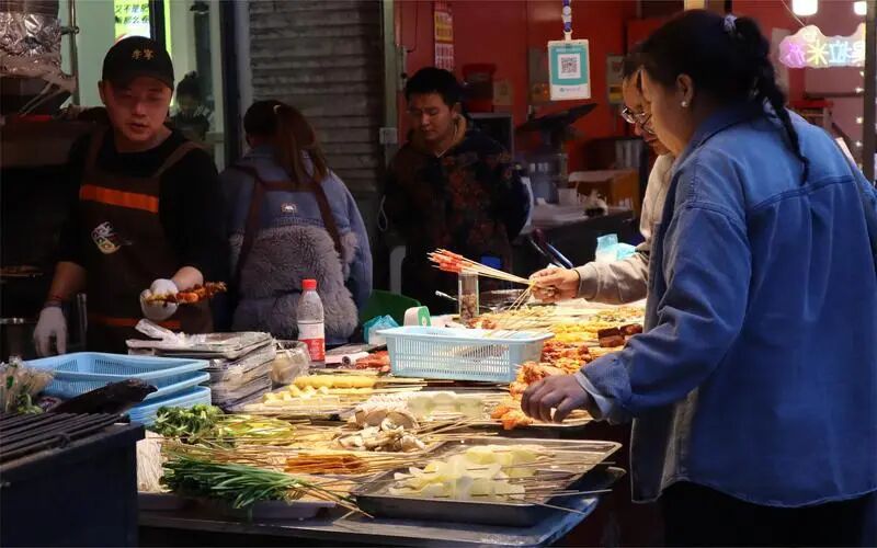 逛吃走起!收好这份拉萨夜间美食攻略