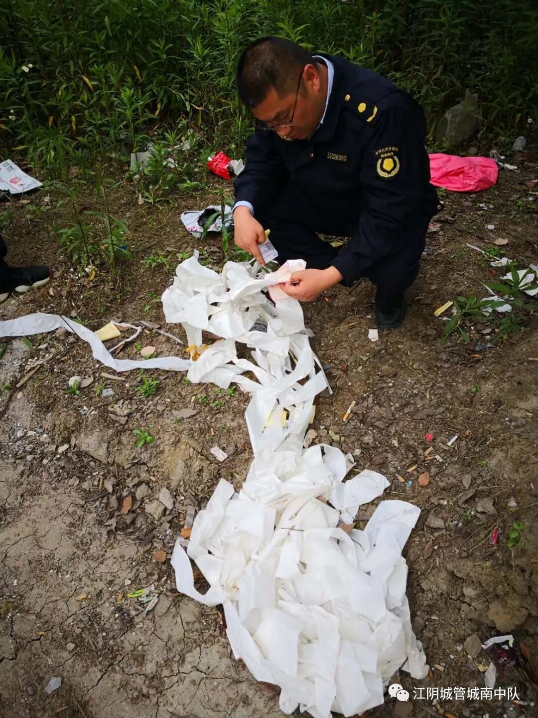 让垃圾指认“主人” 江阴福尔摩斯破获“偷倒案”