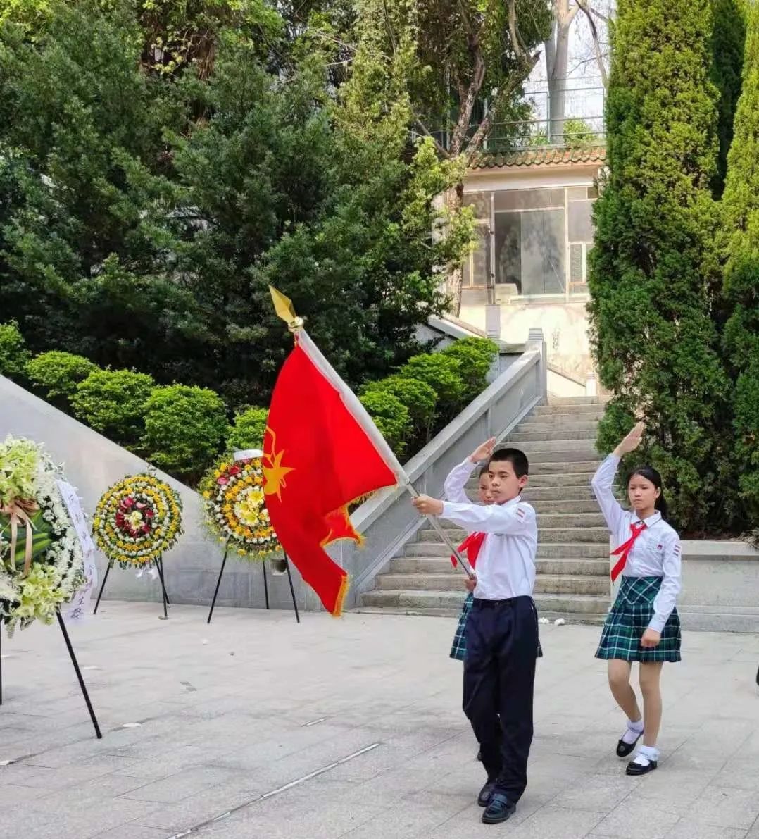 传承红色基因缅怀先烈伟绩昌黎路小学清明节祭英烈主题活动