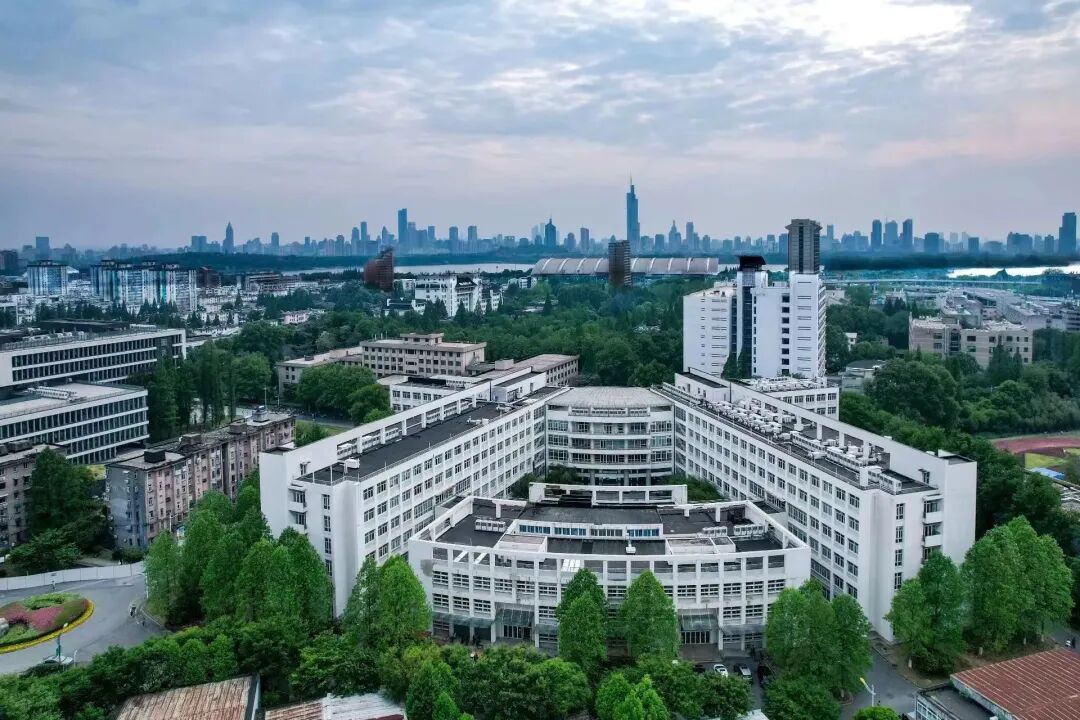 省政府与教育部国家林业和草原局共建的南京林业大学