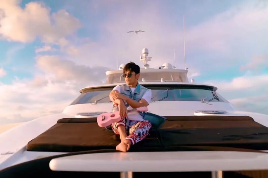 周杰伦的《粉色海洋》，就是一首写给西澳的情歌