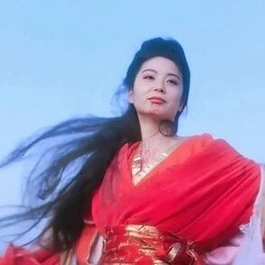 林青霞的东方不败:30年前那袭红衣,藏着一箱子女粉丝的江湖心意