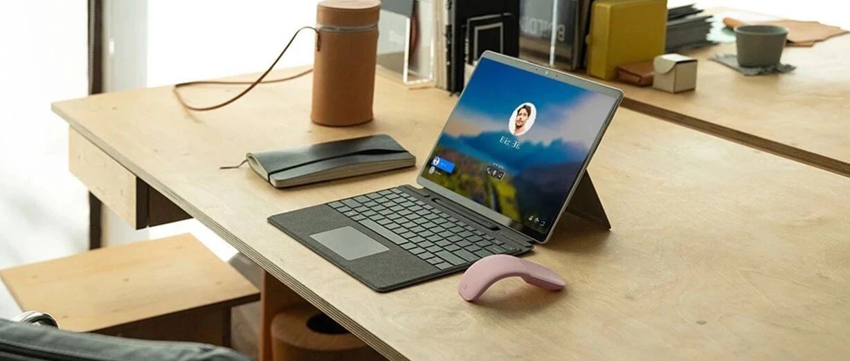 Windows 10 ARM Build 21227加入x64模拟器支持