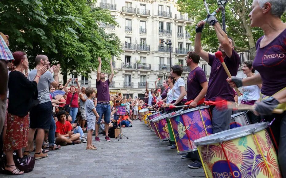 法国多地音乐节引发数千人聚集 年轻人疯了警察急了 医生哭了