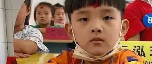 小学生因姓名简单走红，连名带姓总共两笔，父亲直言考试省时间