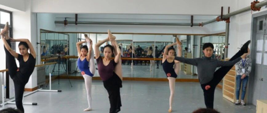 考生注意！ 多所高校停招这类学生｜视点深度