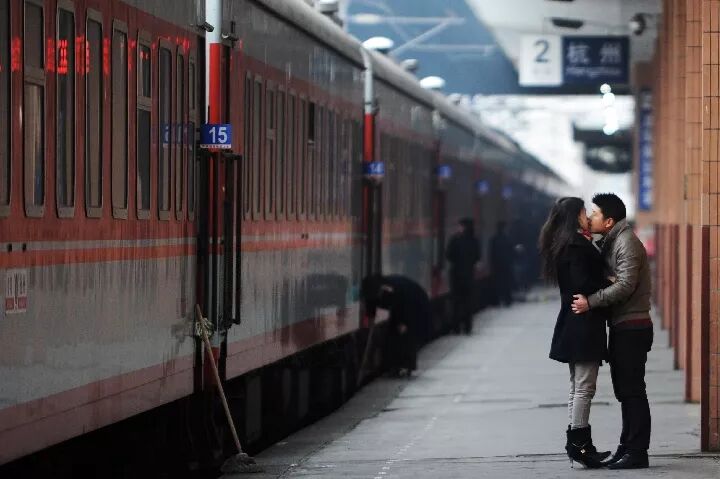 春运的记忆 长长的站台