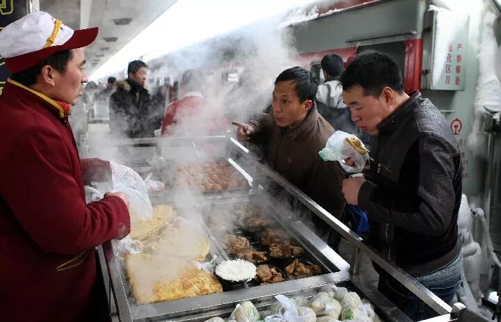 春运的记忆 长长的站台