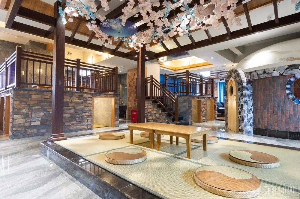 西安十大洗浴中心 济清泉汗蒸浴馆第三 天潮水会上榜（西安洗温泉哪最好）